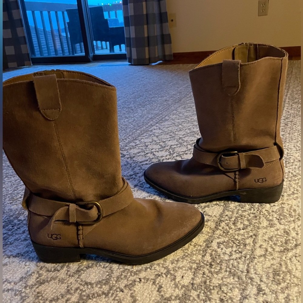 UGG Reeza Boots